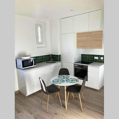 Cosy Proche Rer Et Centre Апартаменты Ле-Плесси-Робинсон